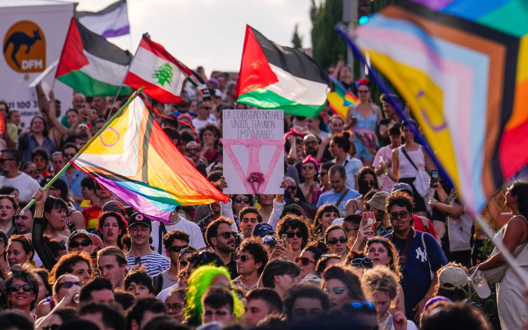 La mitad de las personas LGTBI+ conservadoras ve peligrar sus derechos si Vox entrase en el Gobierno