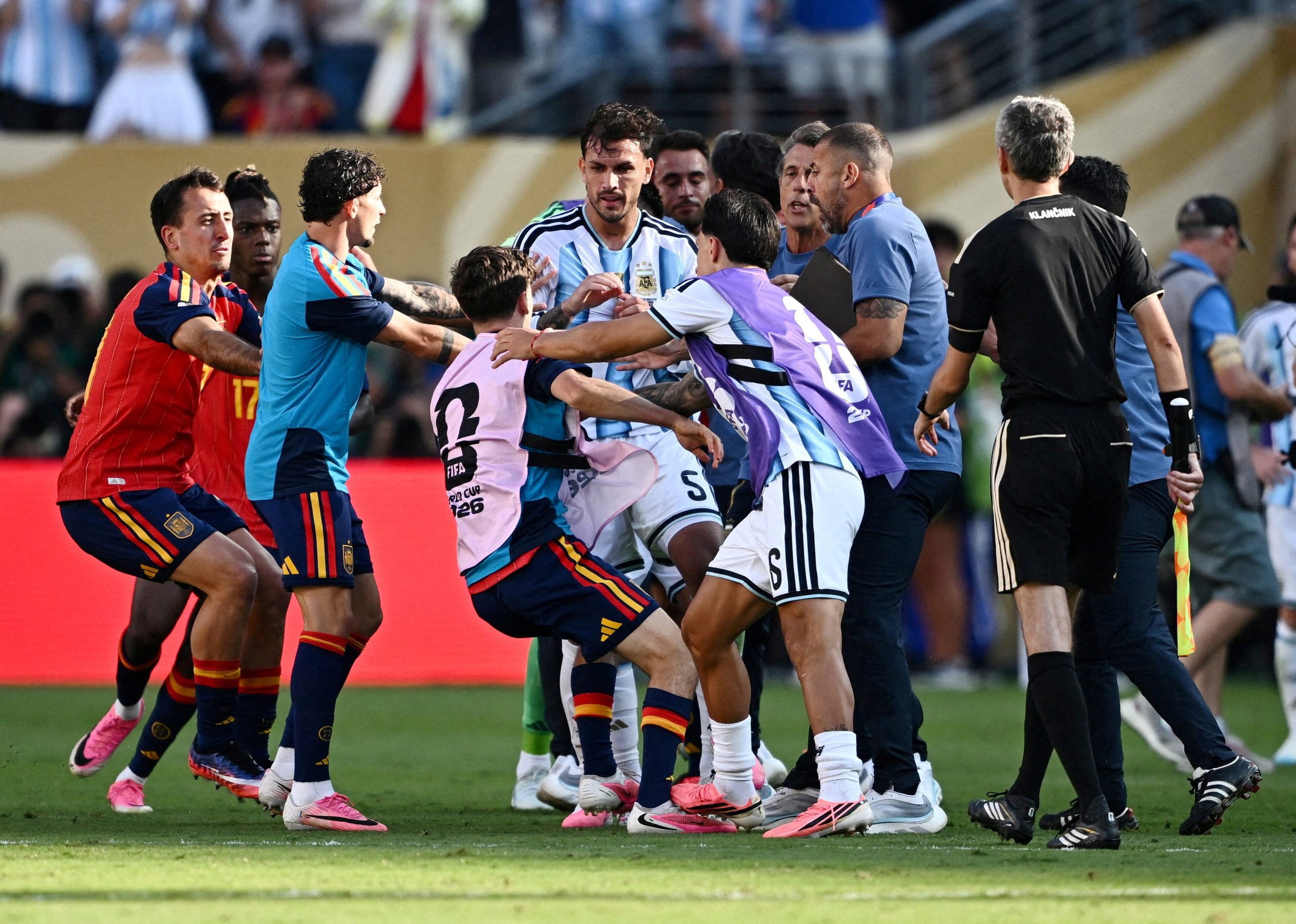 La FIFA abre un procedimiento disciplinario a varios jugadores de Argentina y a Gavi por los incidentes de la final del Mundial