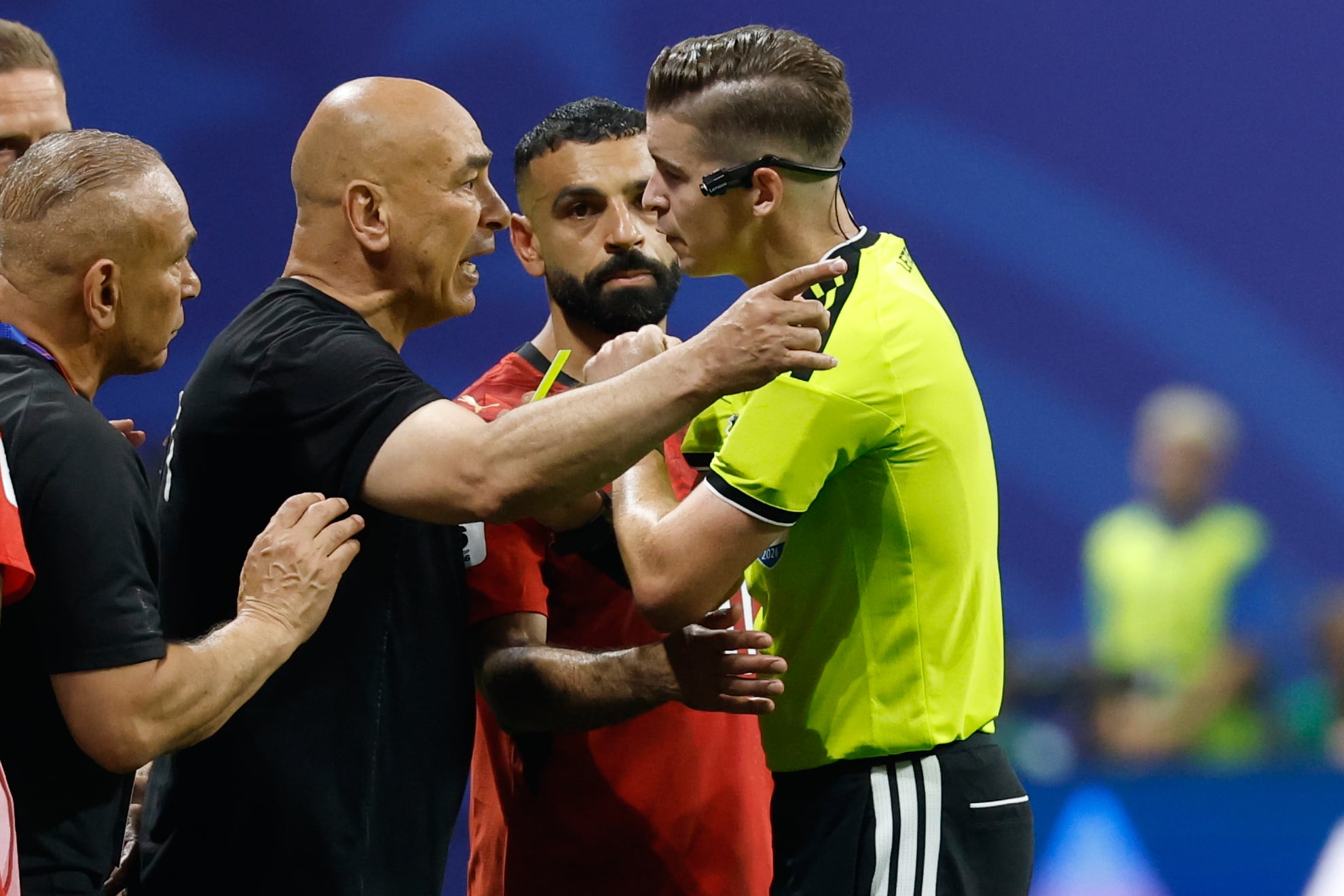 Hossam Hassan, seleccionador de Egipto, denuncia la labor arbitral contra Argentina: “No voy a ver más el Mundial”