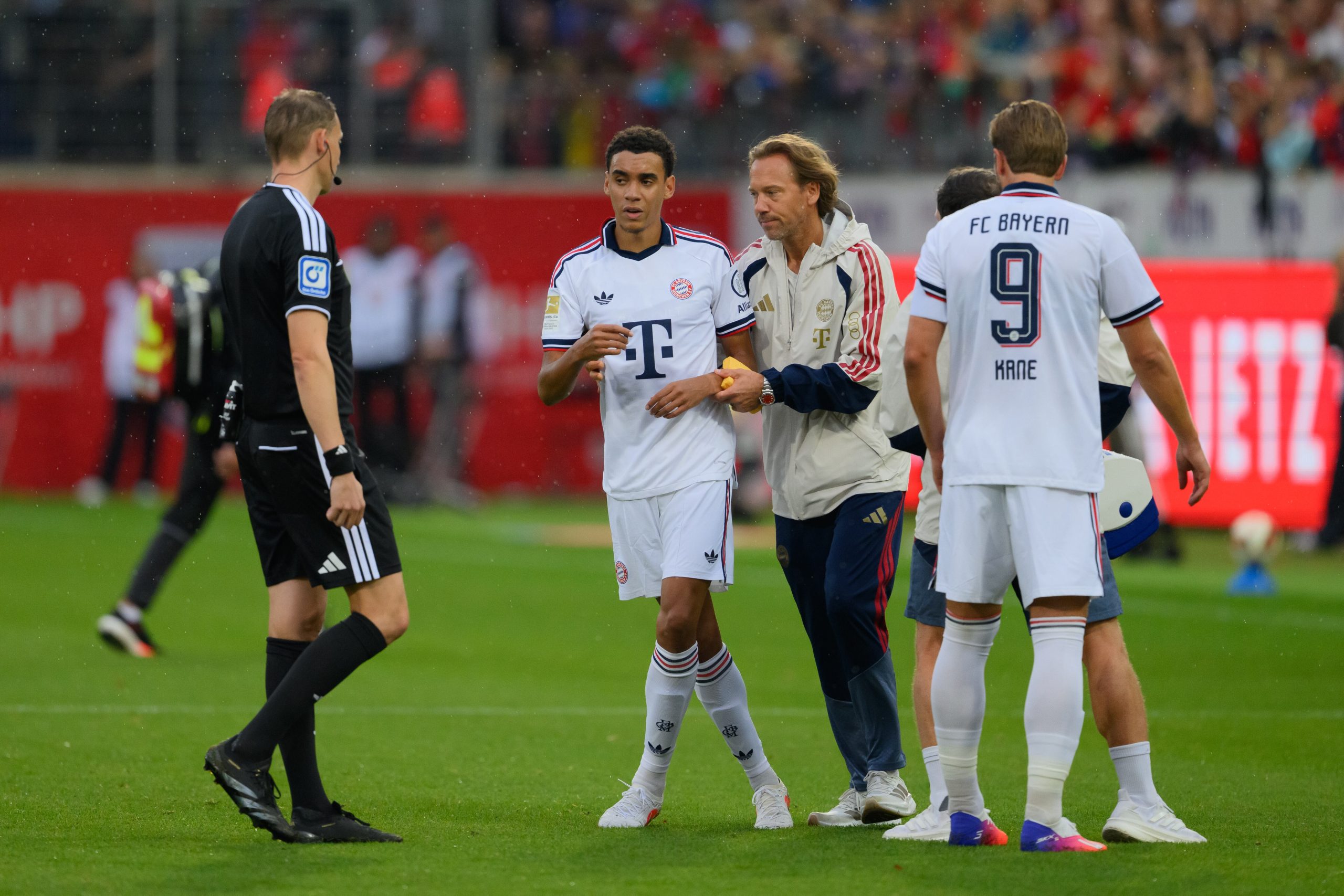 Musiala se vuelve a desplomar en un partido con el Bayern de Múnich