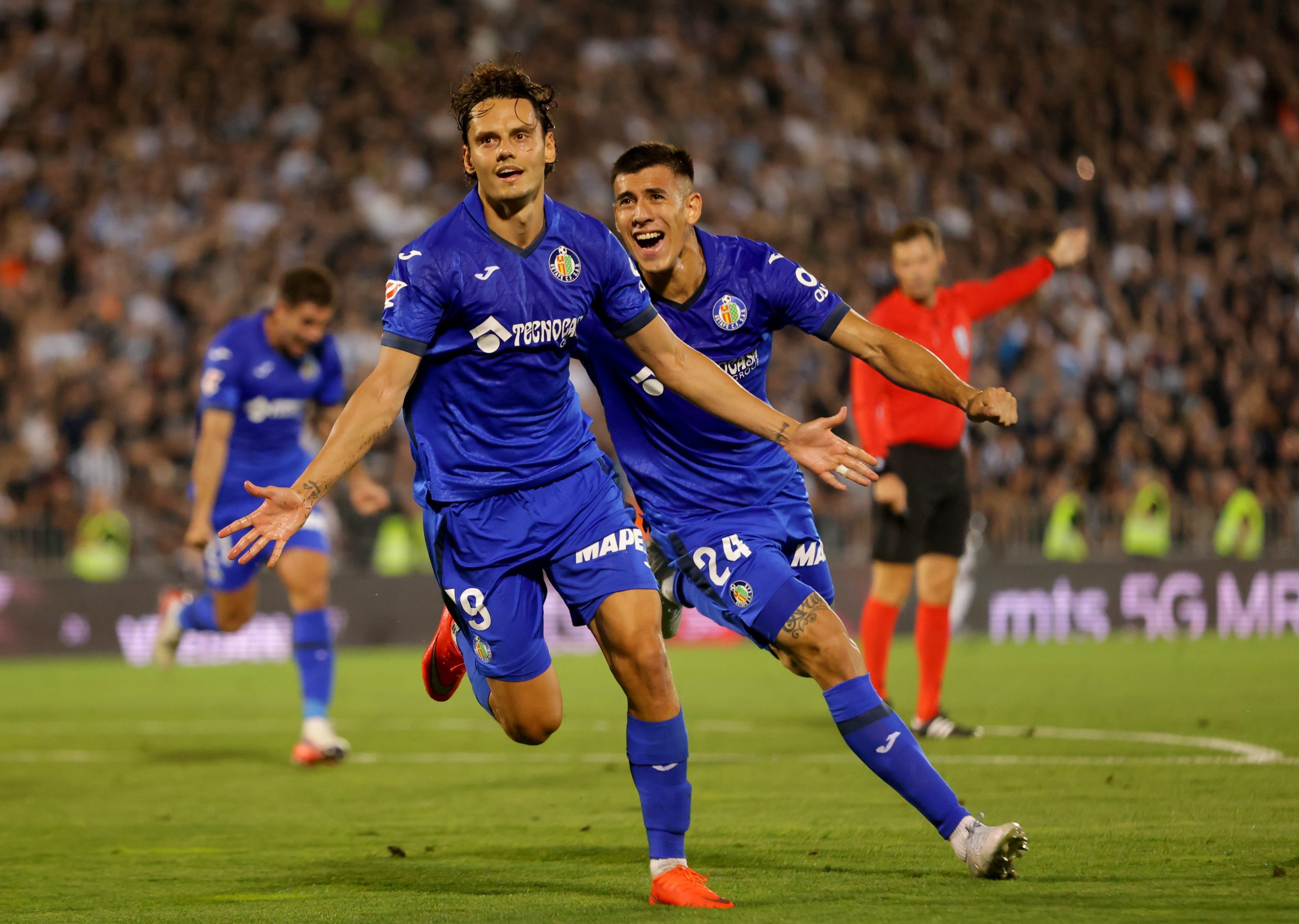 Enes Unal sostiene al Getafe en la caldera de Belgrado
