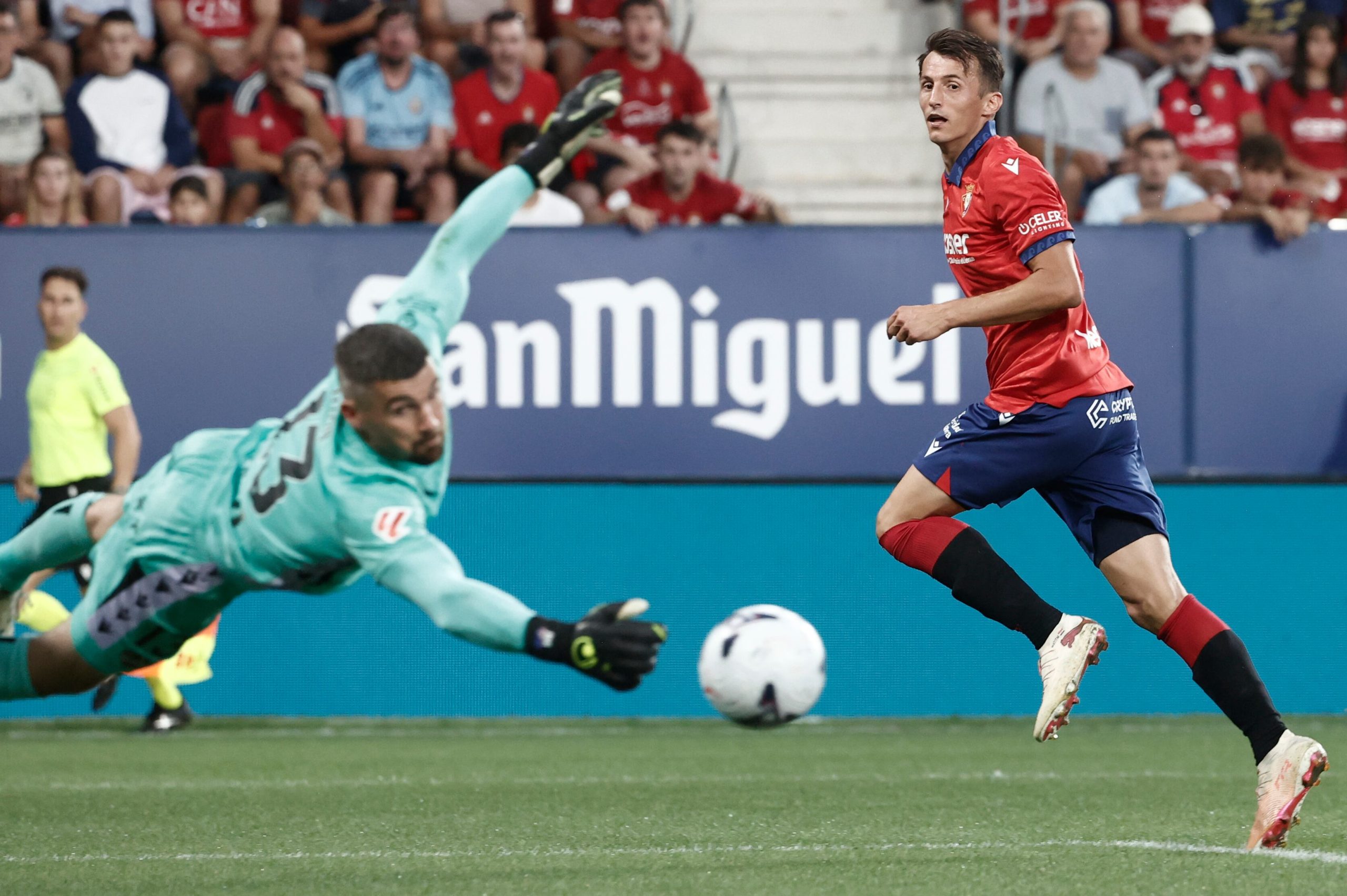 Ryan amarga con sus paradas el estreno de Ramis en Osasuna