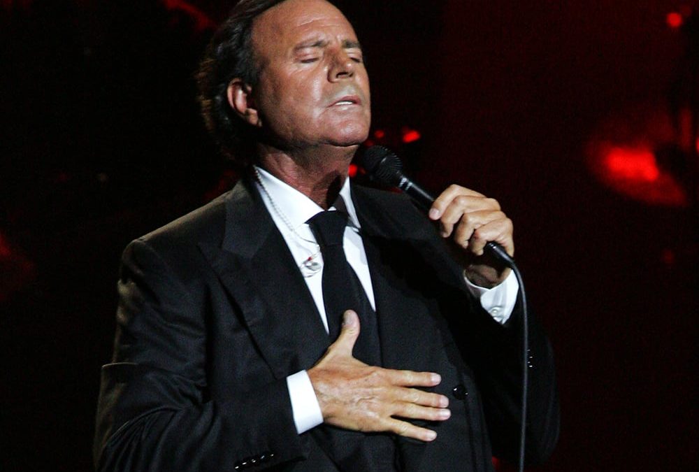 El Supremo rechaza la demanda de Julio Iglesias contra Yolanda Díaz por falta de competencia