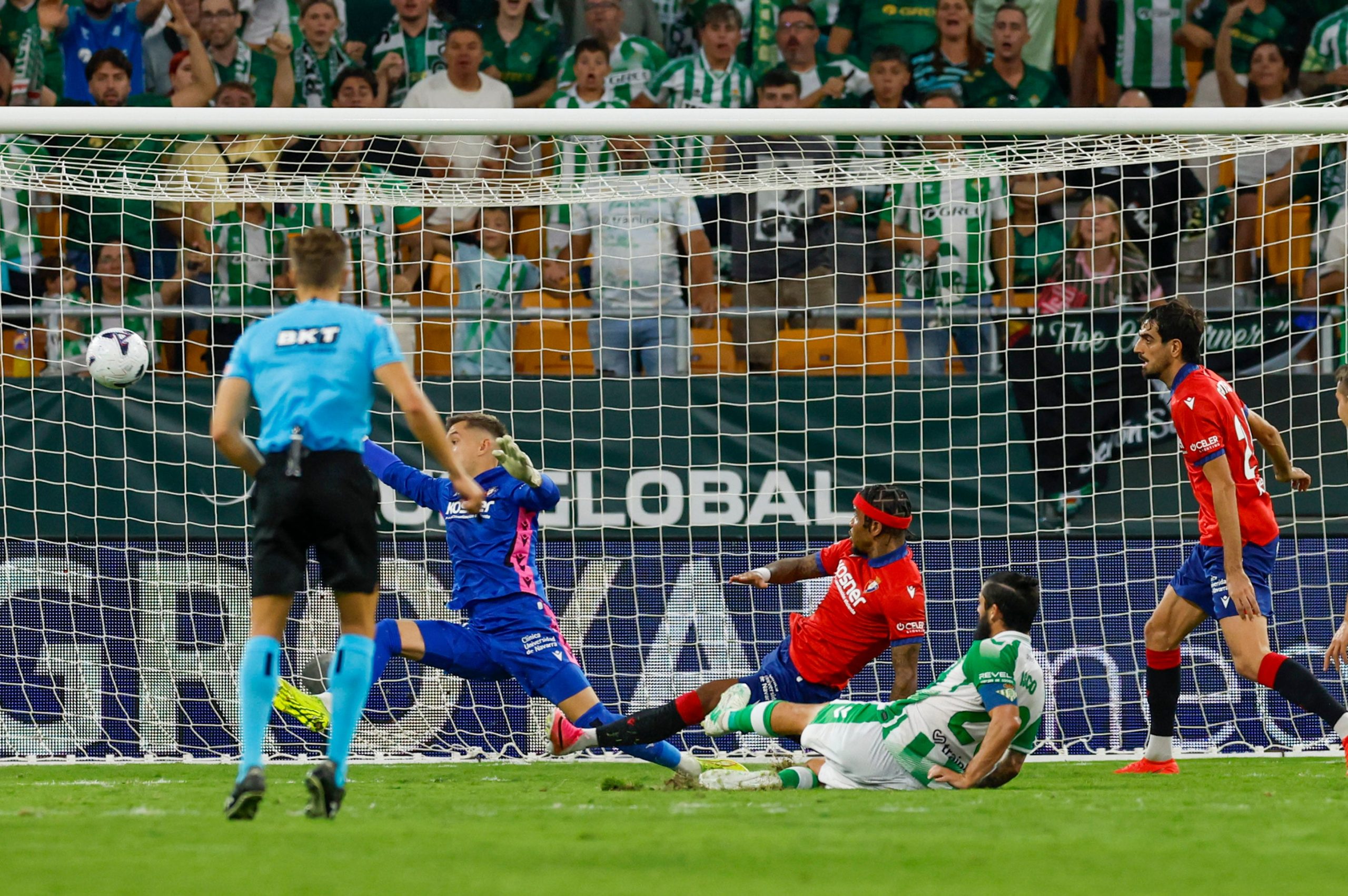 El Betis de Isco y de Morante golea a Osasuna y es tercero