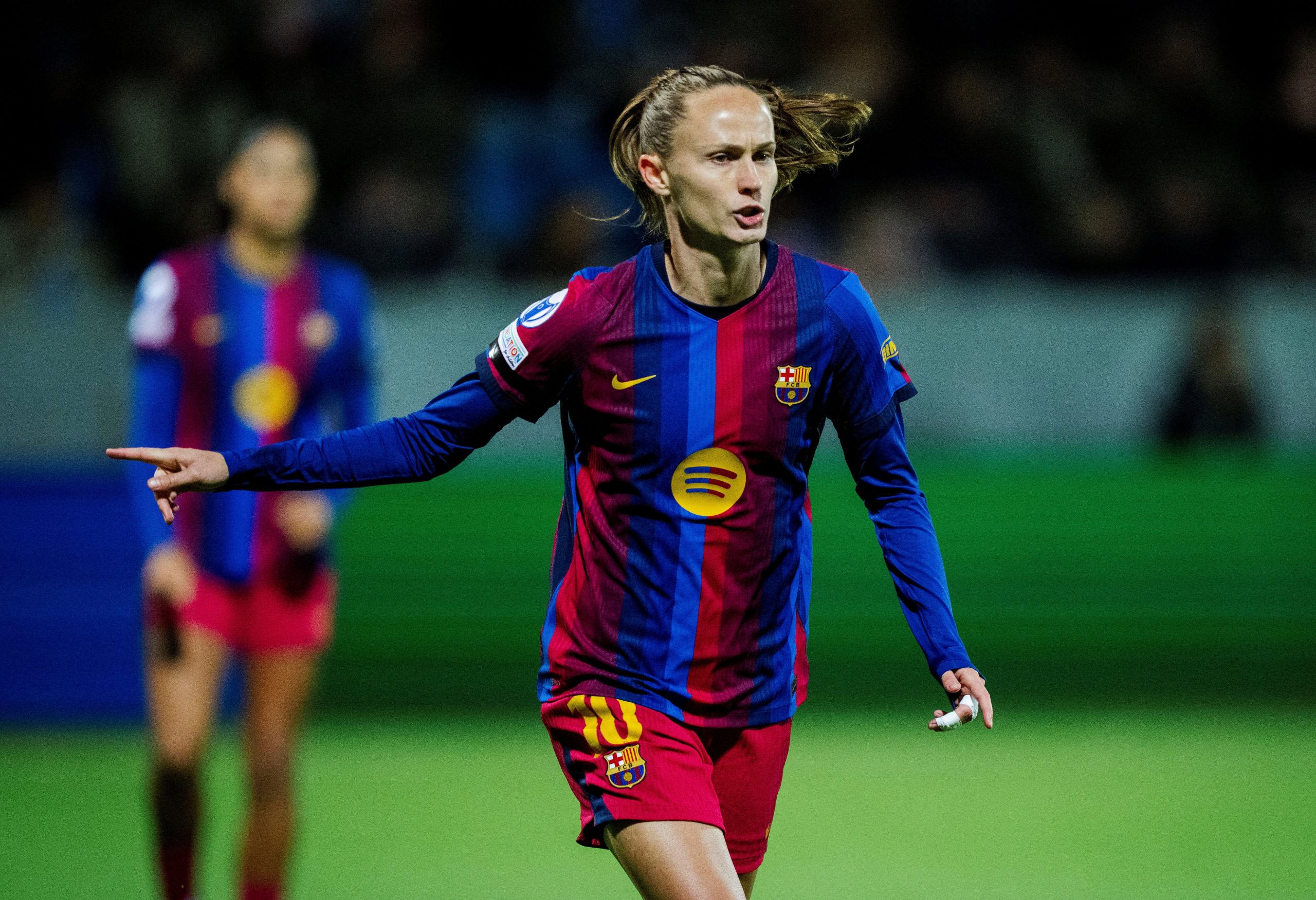 El Barcelona femenino golea al Koge danés en el partido 100 de Graham Hansen