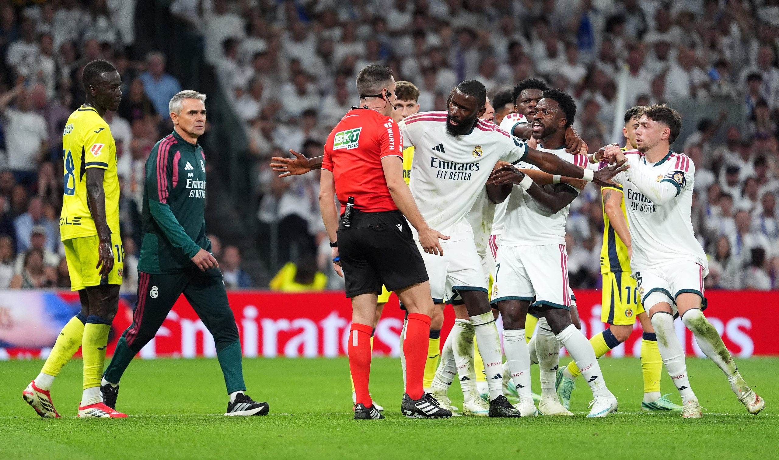 El portazo de Mourinho y el perdón del suplente Vinicius, que corre serio riesgo de perderse el clásico