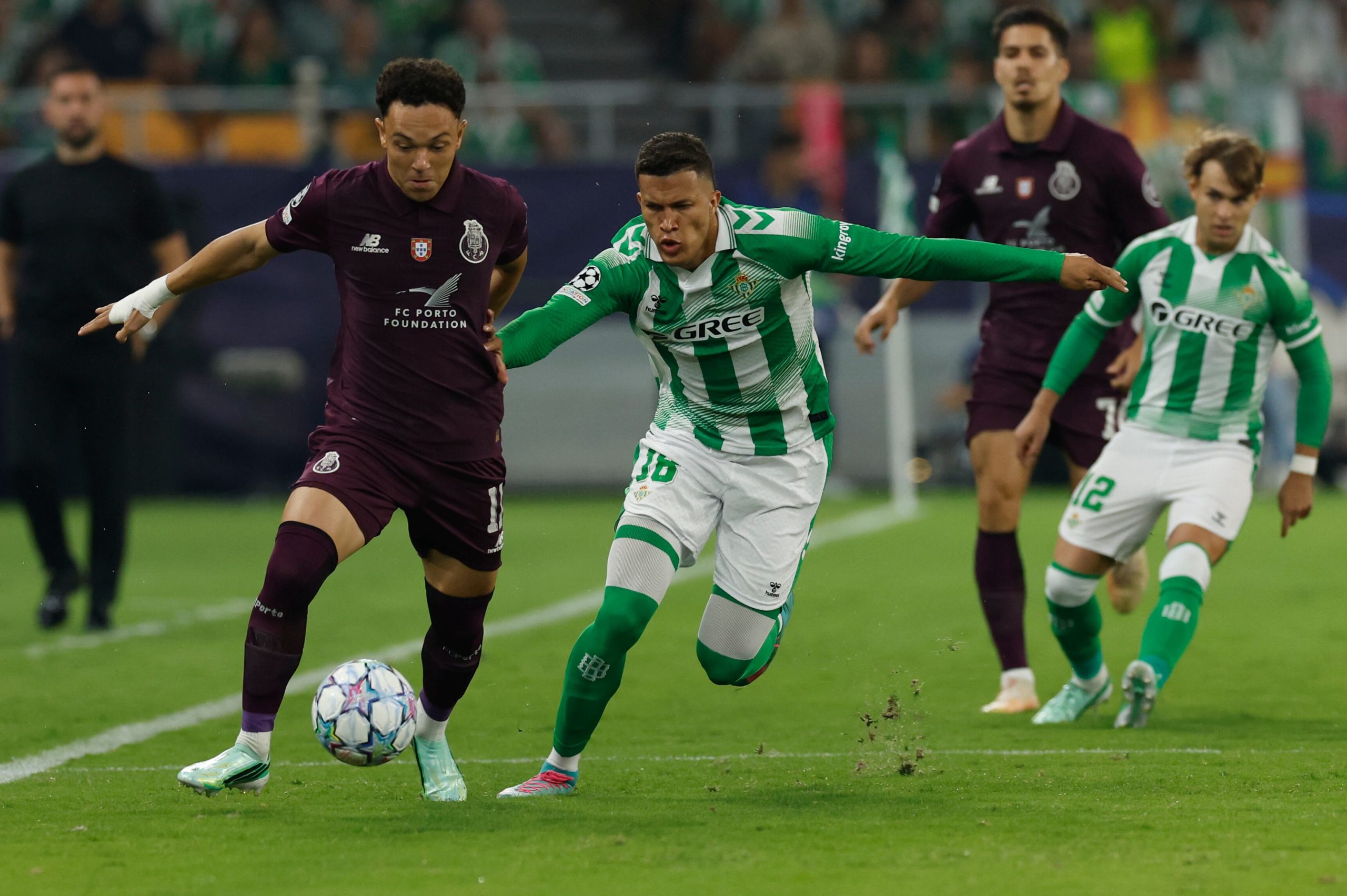 Real Betis – Porto, el partido de la Champions League en directo | Ambos equipos empatan al descanso